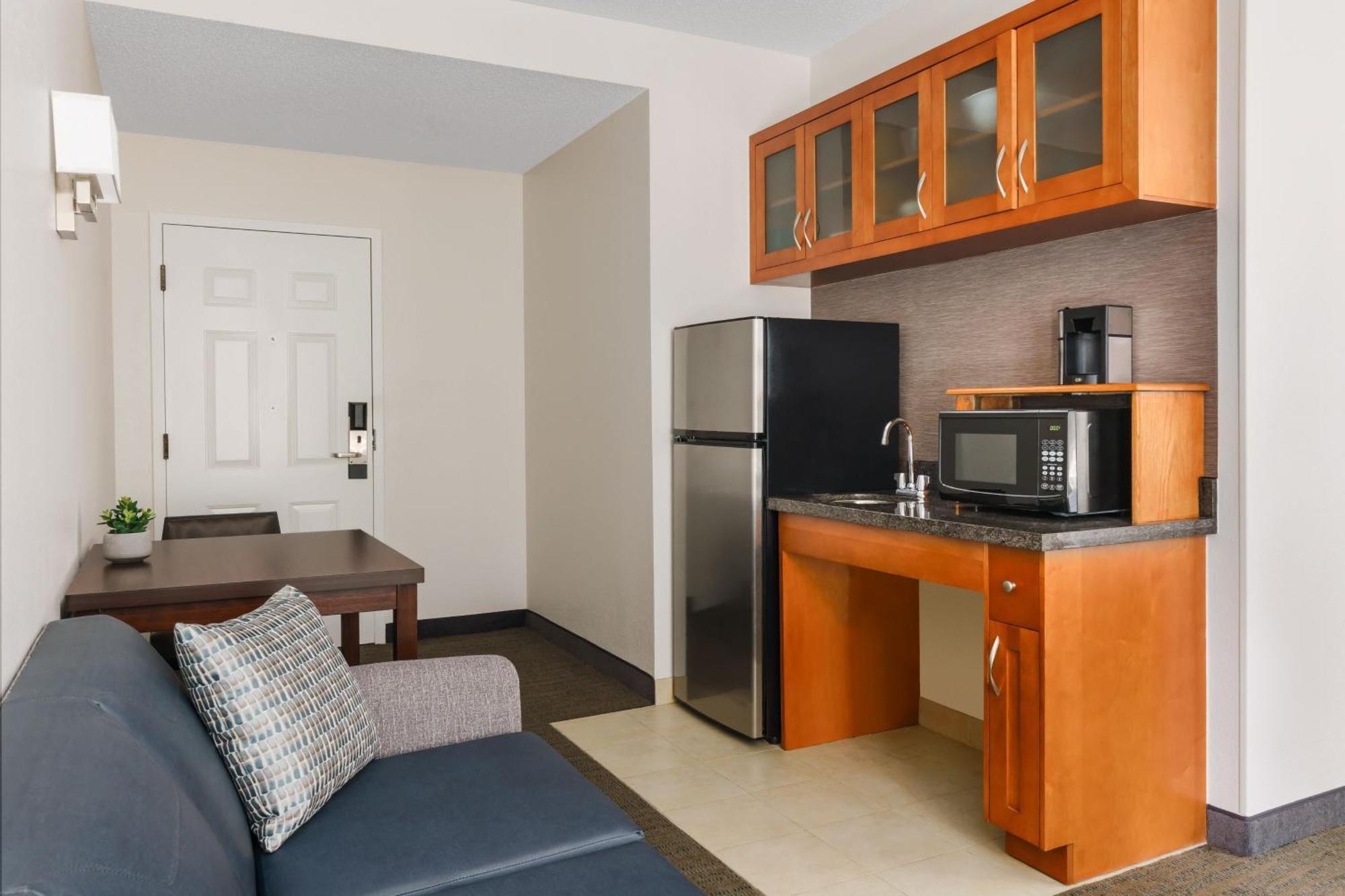Hotel Downtown 3*
