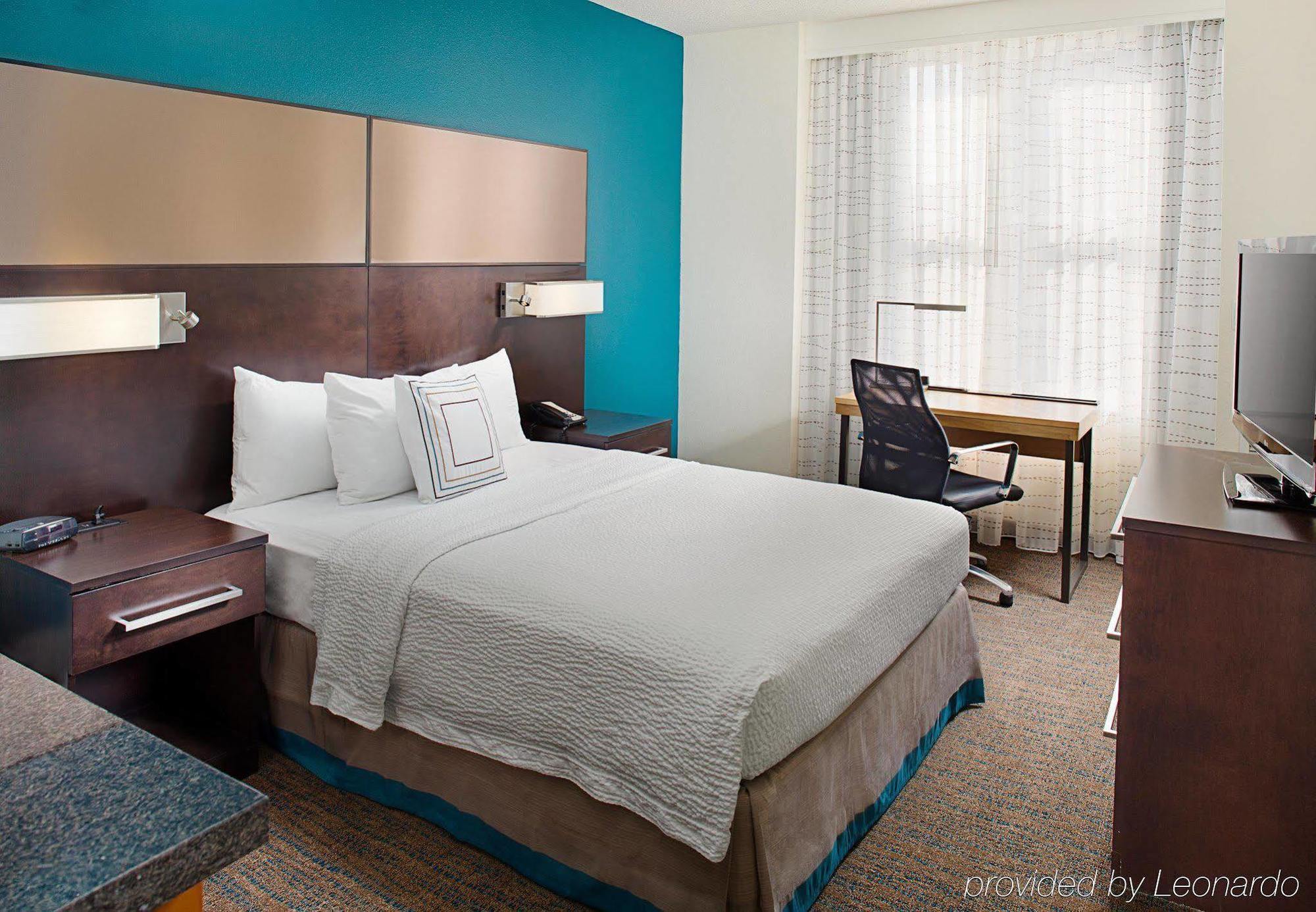 Downtown 3*